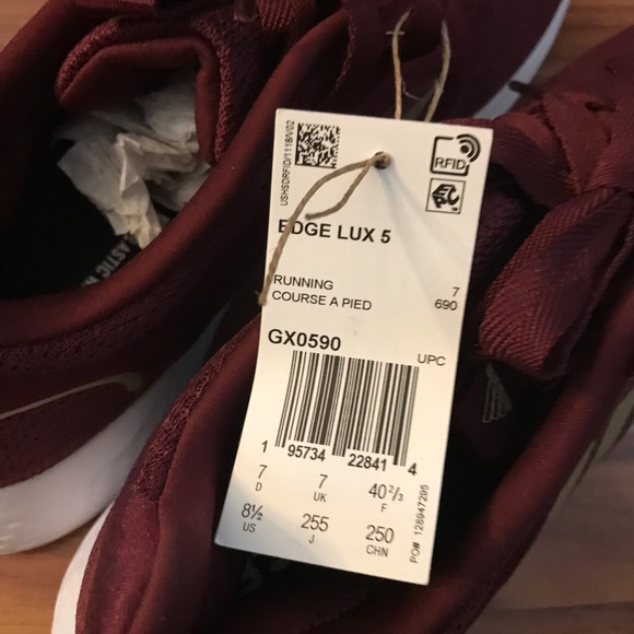 Adidas Edge Lux 5  
size 8.5
Never Worn
NWT - Picture 5 of 6